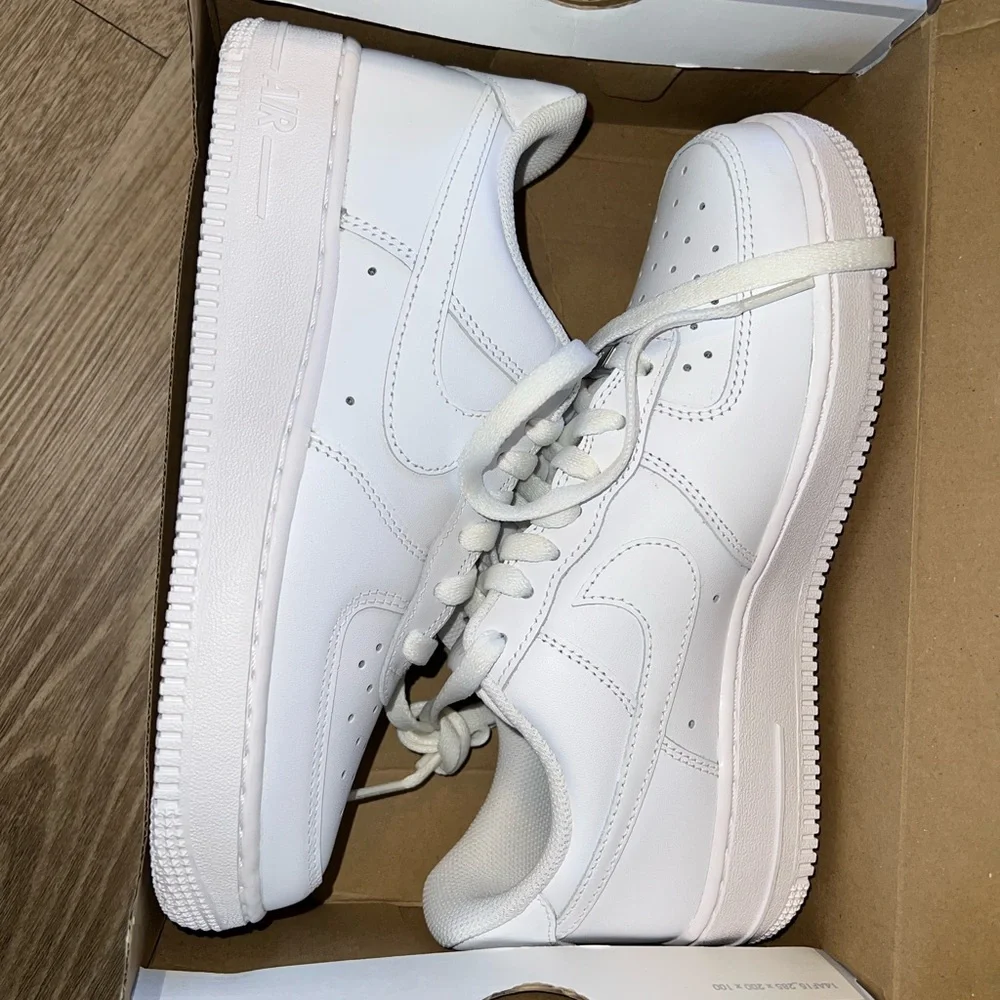 NEW Nike Air Force 1 ’07 – Women’s 7.5 — Men’s Size 6 – All White – Box Included - Picture 2 of 10